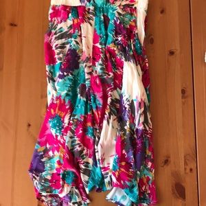 Floral midi skirt. Pockets.